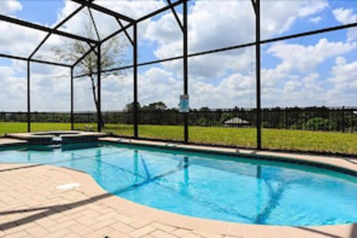 Pool 10 of 26