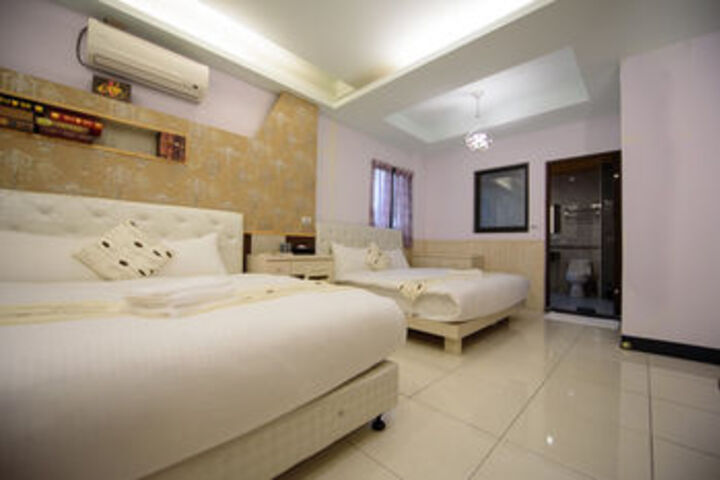 Room 11 of 23