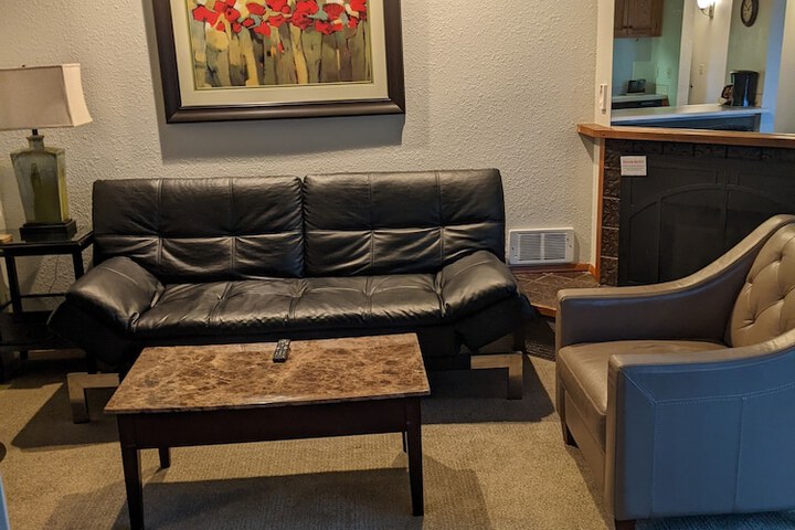 Room 4 of 43