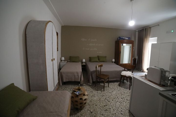 Room 5 of 36