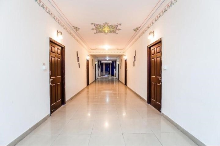 Ballroom/Hall 11 of 11