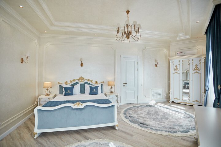 Room 42 of 93