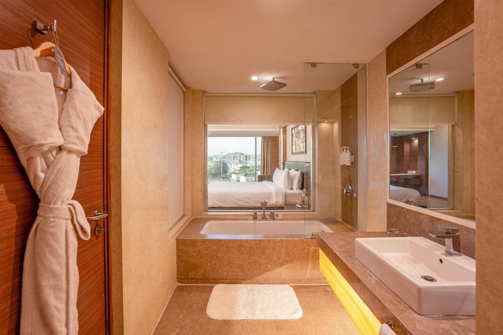 Room 16 of 45