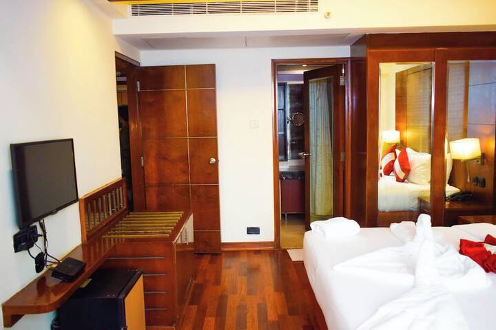 Room 9 of 19