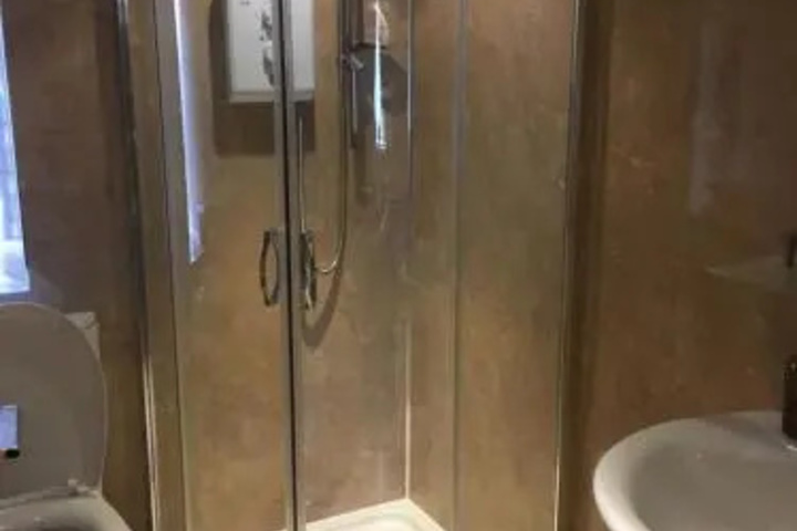 Room 4 of 6