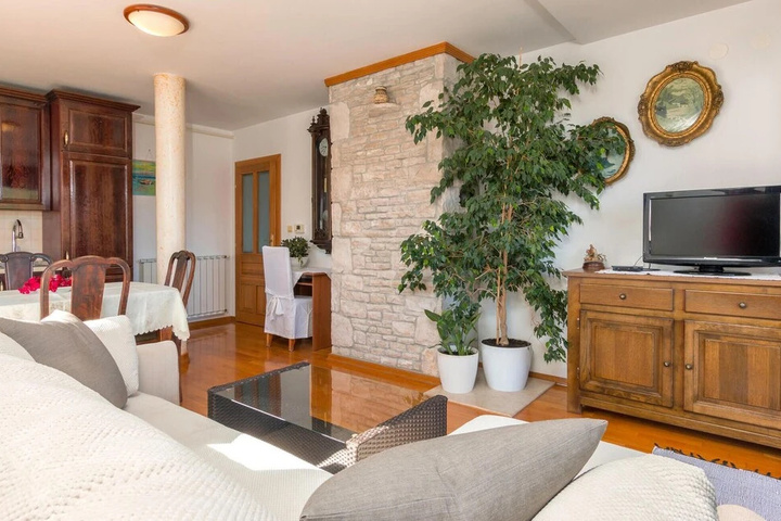 Amazing Home in Medulin With Wifi and 2 Bedrooms