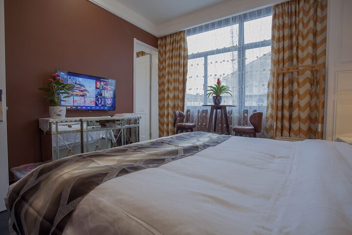 Room 21 of 43