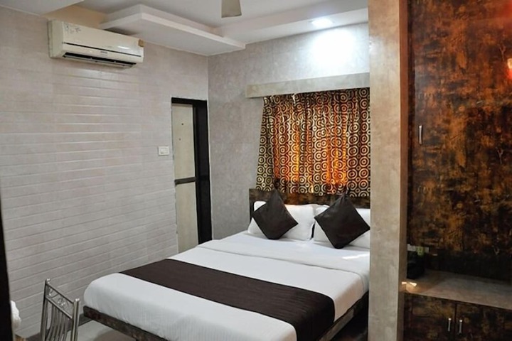 Room 3 of 18