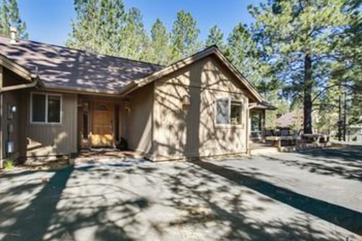 Exterior of Topflite 15 4 Br Home by RedAwning