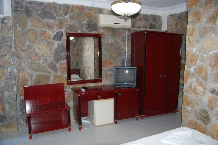Room 10 of 66