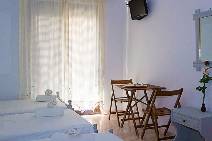 Room 7 of 8