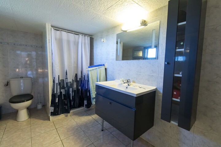 Room 40 of 70