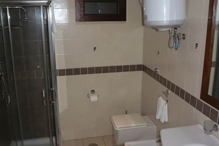 Room 18 of 68
