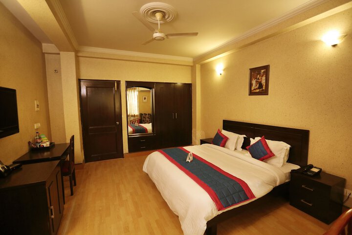 Room 2 of 4