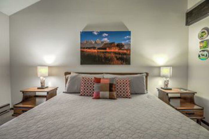 Room 106 of 155