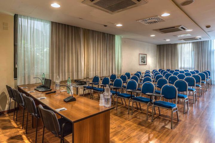 Business Center 154 of 173