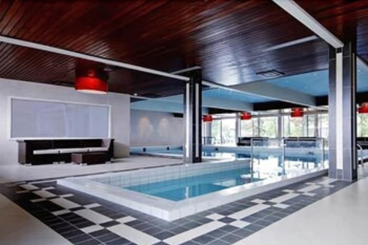 Pool 25 of 58