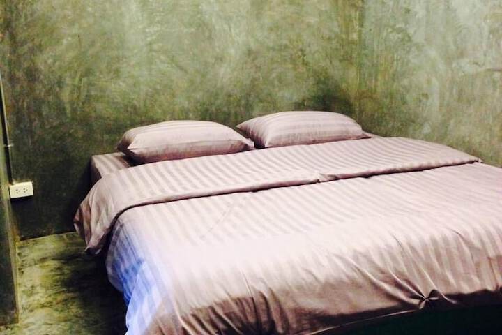 Room 4 of 22