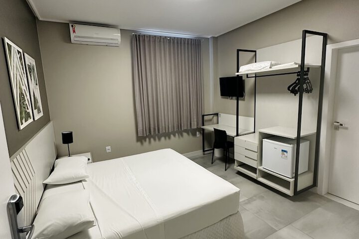 Room 8 of 24