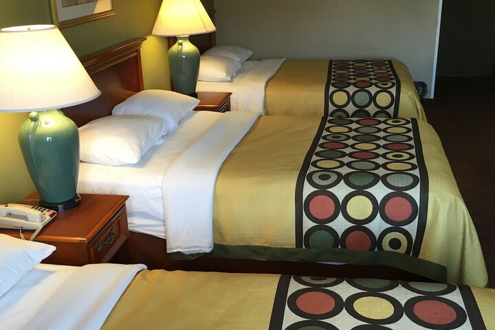 2 Double Beds (7 of 22)