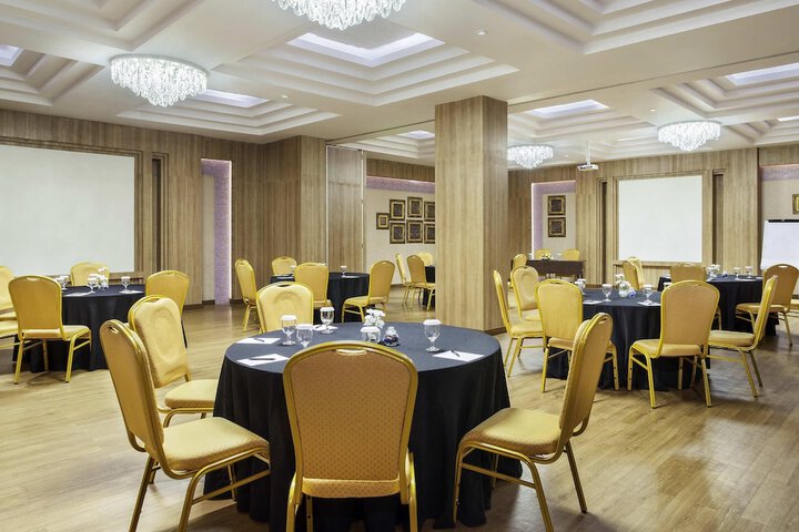 Meeting facility