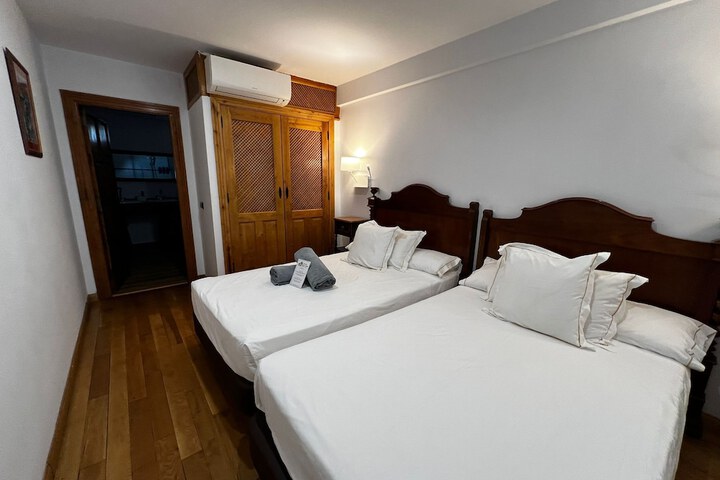 Room 25 of 119
