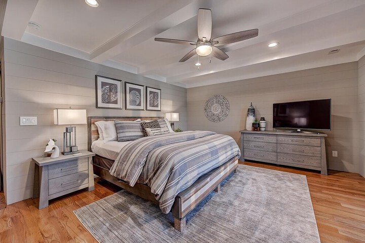 Room 6 of 35