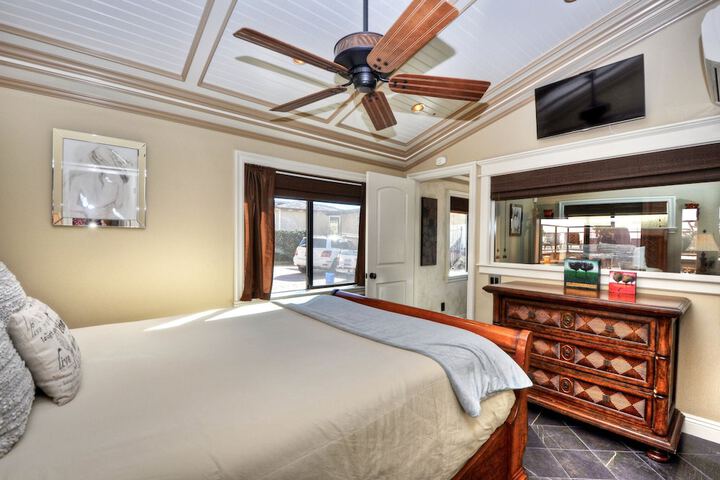 Room 34 of 110