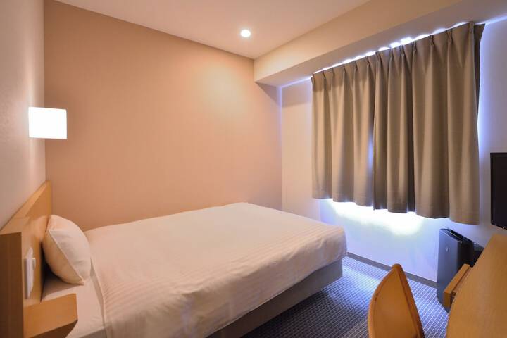 Room 10 of 21
