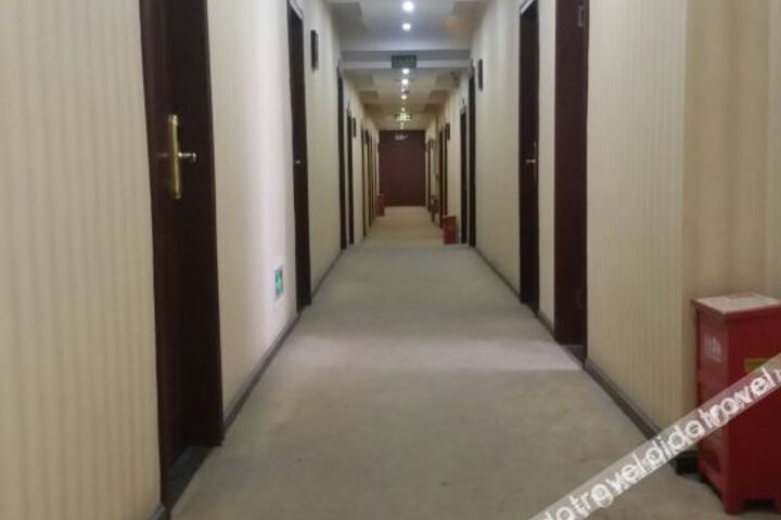 Yian Business Hotel