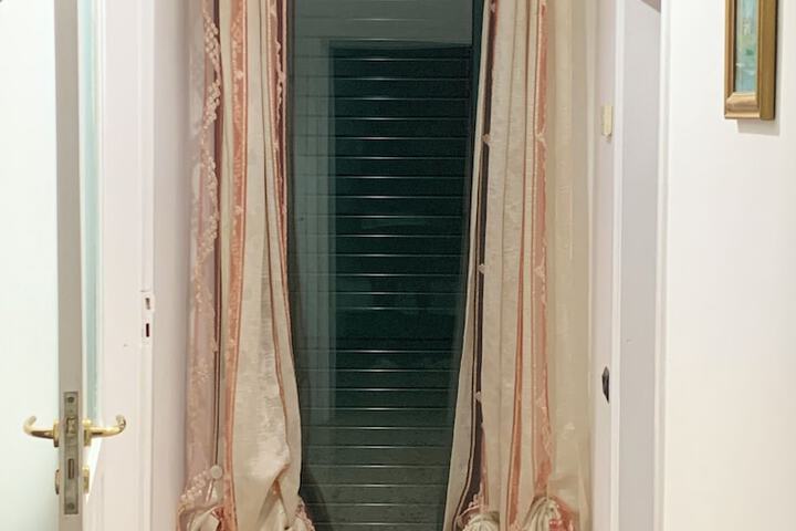 Room 10 of 50