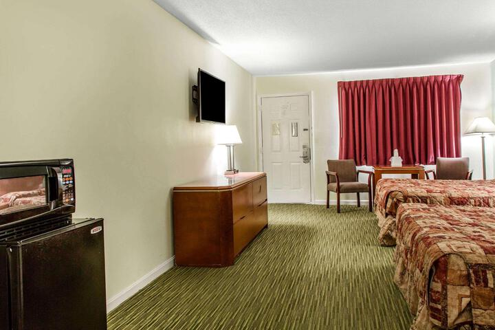2 Queen Beds Accessible (1 of 6)