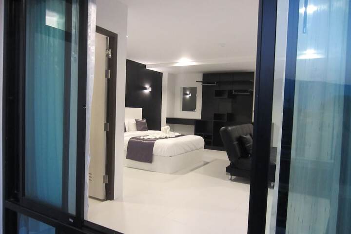 Room 8 of 63