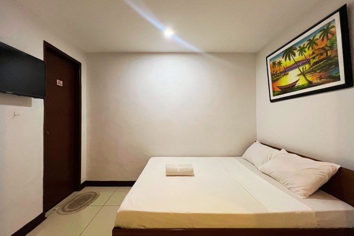 Room 12 of 84