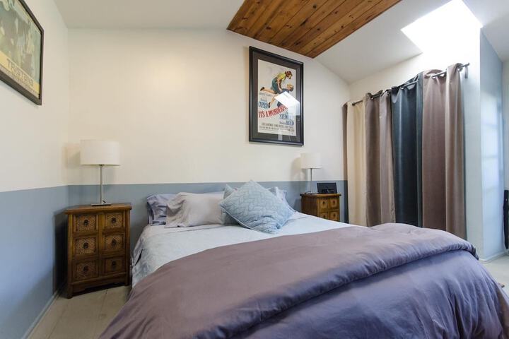 Room 4 of 28