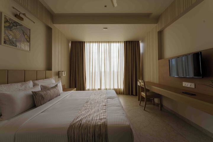 Room 28 of 97