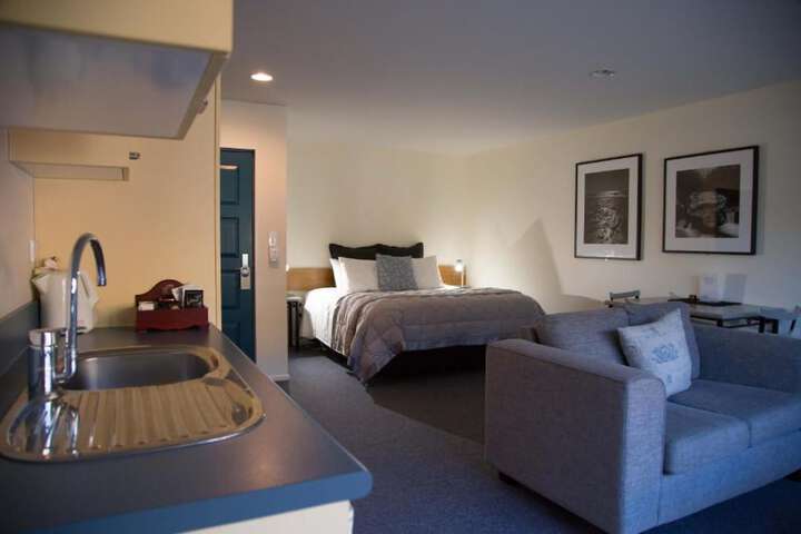 Room 6 of 34