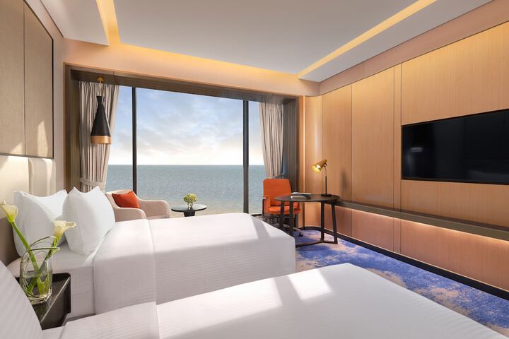 Room 42 of 90