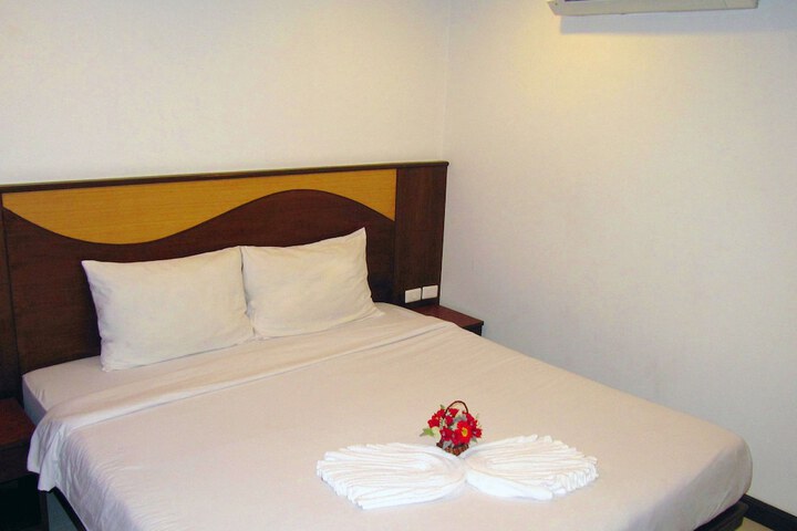 Room 3 of 7