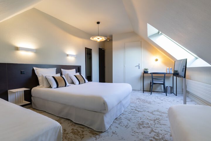 Room 15 of 36