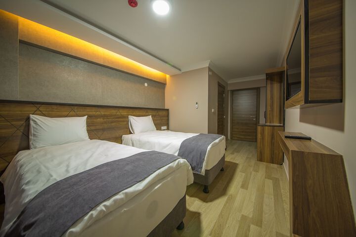 Room 7 of 48