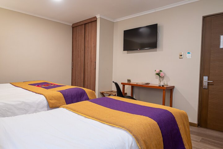 Room 9 of 32