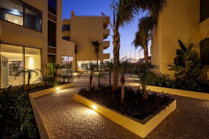 Hotel 2 of 105