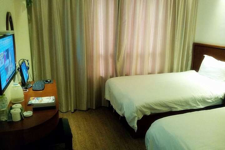 Room 4 of 61