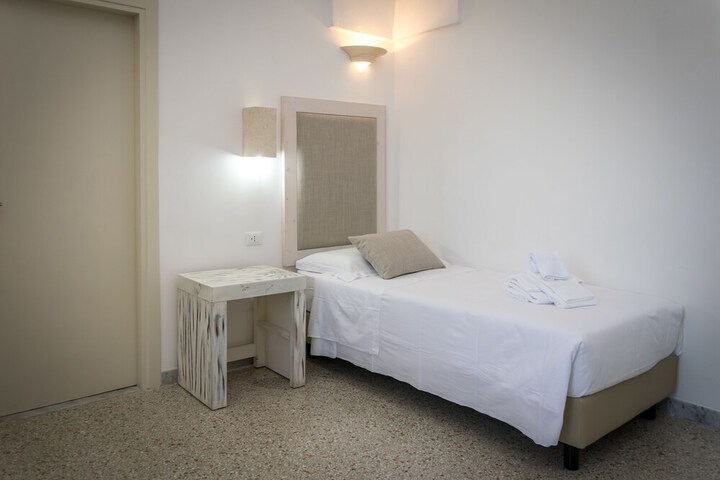Room 18 of 51