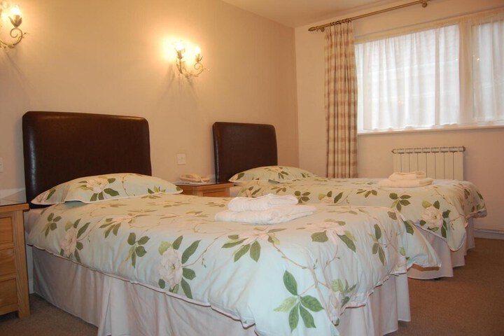 Room 9 of 38