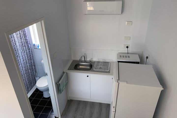 Room 4 of 32
