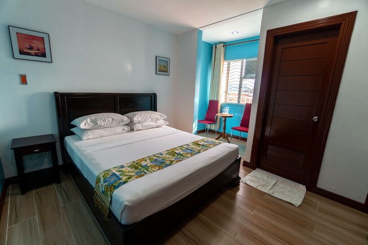 Room 27 of 64