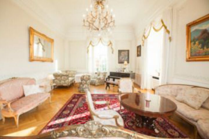 Room 2 of 43