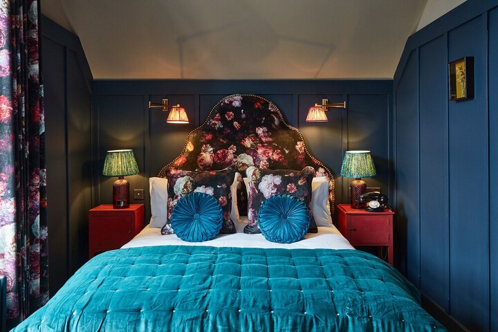 Room 7 of 44